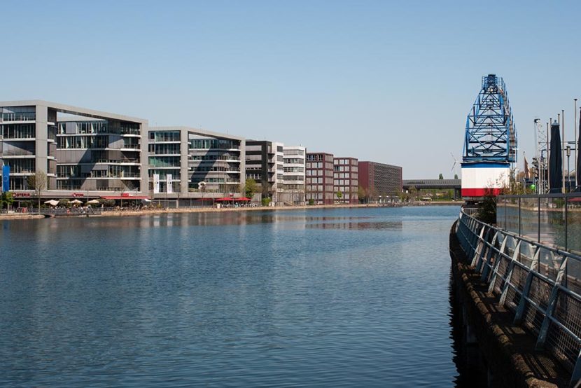 allein am duisburger innenhafen